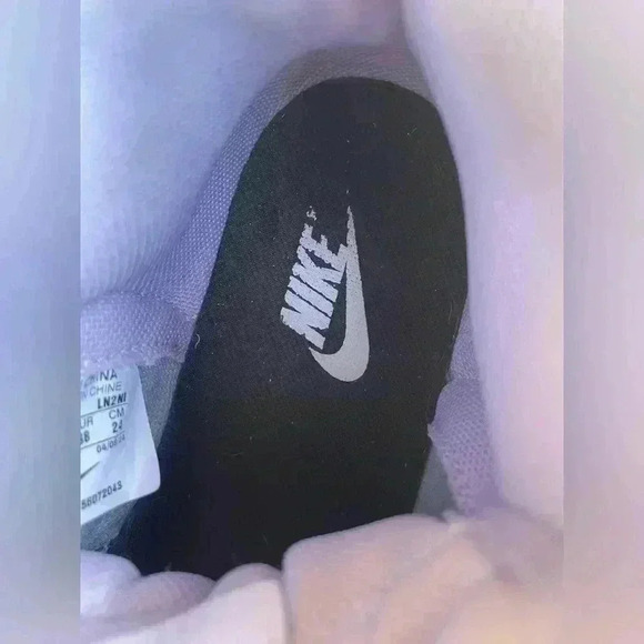 Nike women’s High tops Dunks Light Lavender white sz 7 preloved - Picture 9 of 9